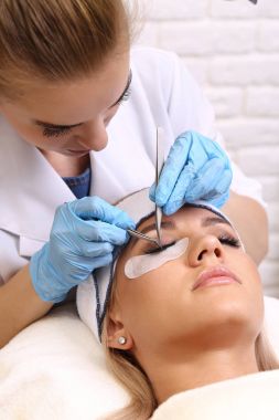 kirpik uzatma işlemi