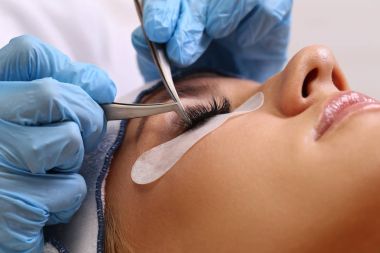 kirpik uzatma işlemi