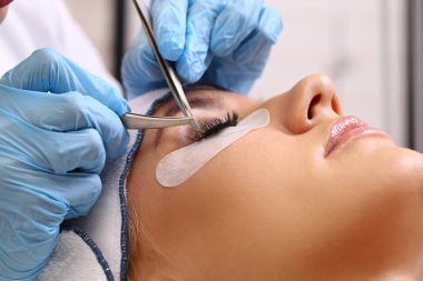 kirpik uzatma işlemi