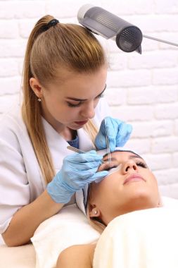 kirpik uzatma işlemi