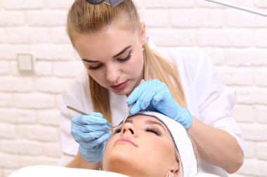 kirpik uzatma işlemi