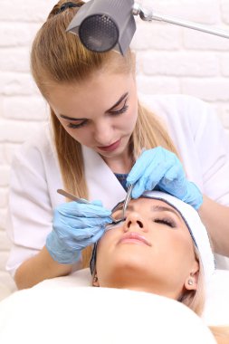 kirpik uzatma işlemi