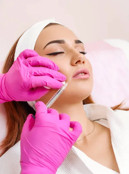 Mesotherapy injections in the face. — Stock Photo, Image