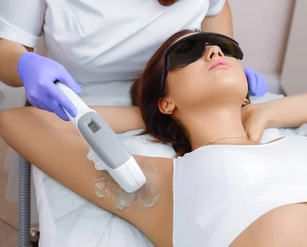 Gelet onderarm laser hair removal epileren — Stockfoto