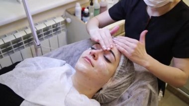 Fotoğraf yüz terapi. Anti-Aging yordamları.