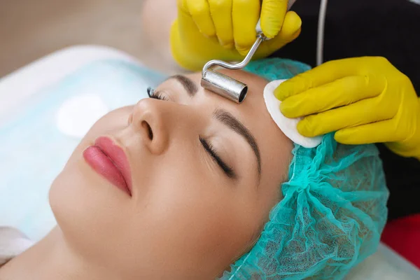 Il dispositivo è cosmetologia facciale . — Foto Stock