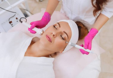 Ultrason boşaltımı prosedürü. Yaşlanma önleyici, kaldırma prosedürü.