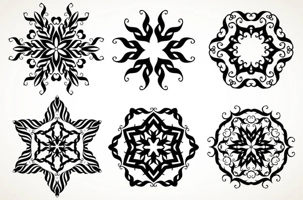 Utsmyckade doodle mandalas — Stock vektor