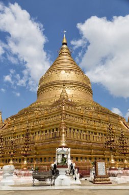 Shwezigon Pagoda, Myanmar (Burma Bagan)