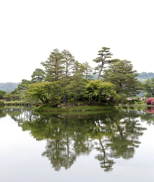 Jardín Kenrokuen en Kanazawa, Japón — Foto de Stock