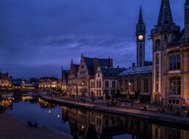 Gent 'in akşam nehir manzarası