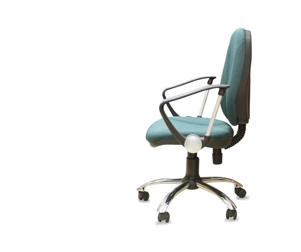 Современный офисный стул из зеленой ткани изолирован над белым — стоковое фото