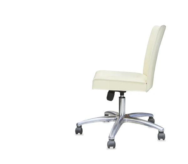 Krzesło z beżową tapicerką skórzaną. na białym tle — Zdjęcie stockowe