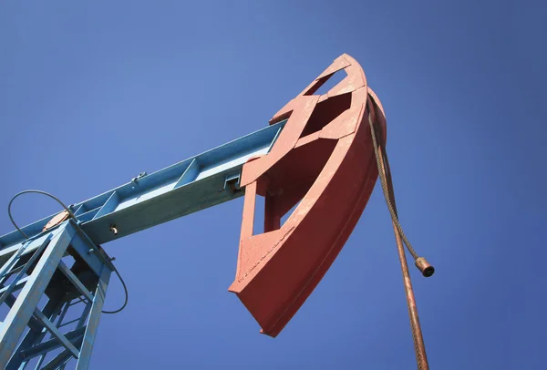 Werk voor olie pomp jack op een olieveld — Stockfoto