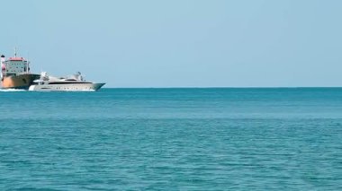 Lüks beyaz hız yat Açık sularda