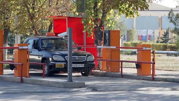 Barriera di sicurezza automatica al parcheggio — Video Stock