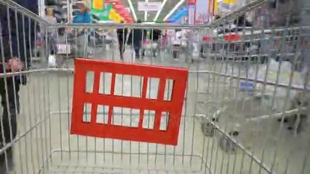 Conceito de compras no supermercado para um estilo de vida rápido do consumidor — Vídeo de Stock