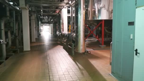 Moderno sistema di filtraggio presso la grande azienda di birra — Video Stock