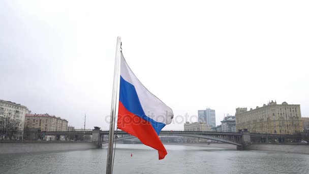 Stadtrundfahrt auf dem Moskauer Fluss — Stockvideo