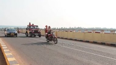 Siolim köprüde trafik büyük 