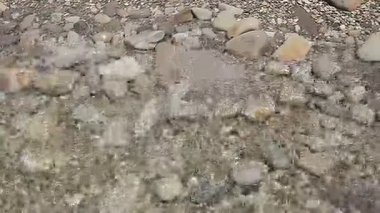 Akdeniz'in en güzel çakıl plaj dalgalar