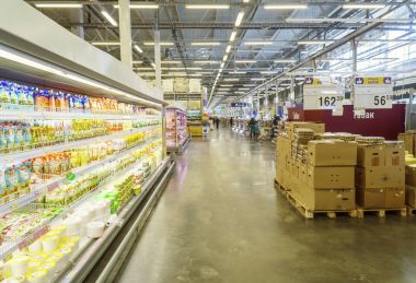 Süpermarkette alışveriş kavramı 