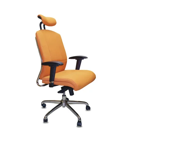 Bürostuhl aus orangefarbenem Stoff. isoliert — Stockfoto