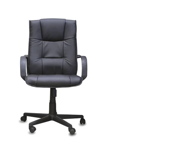 La silla de oficina de cuero negro. Aislado — Foto de Stock