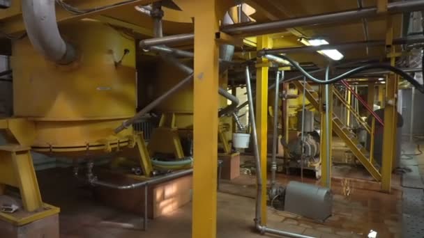 コンデンス ミルクの生産のための工場 — ストック動画
