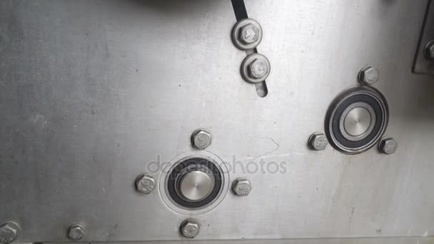 Rotation of the bearing on the panel of the machine in production