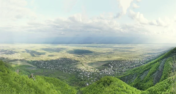 Vista panorámica del valle de Alazani desde la altura de la colina — Foto de Stock