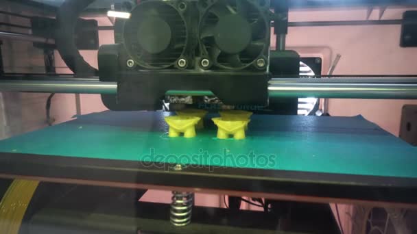 Printer Prints Figure Yellow Material — Stock Video