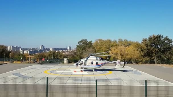 Volgograd Ryska Federationen Oktober 2018 Takeoff Från Specialområdet För Katastrofmedicinhelikoptern — Stockvideo