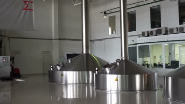 Moskova Rusya Federasyonu Temmuz 2017 Bira Üretimi Karışım Fıçıları — Stok video
