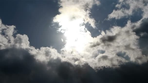 Chmury Zasłonięte Słońce Przed Burzą — Wideo stockowe