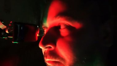 Karanlıkta biyometrik retina göz taraması