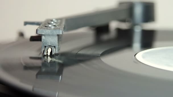 Turntable Stylus Running Vinyl Record — стоковое видео