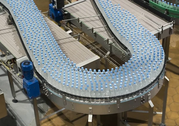 Water bottle conveyor industry — Stock Photo, Image