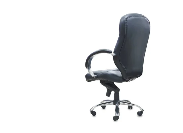 Zadní pohled na kancelářskou židli z černé kůže. Izolované — Stock fotografie