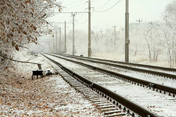 Ferrovia urbana no dia de inverno — Fotografia de Stock