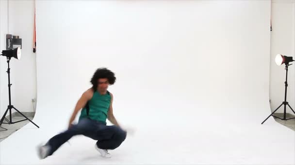Adolescente Bailando Breakdance Acción — Vídeos de Stock