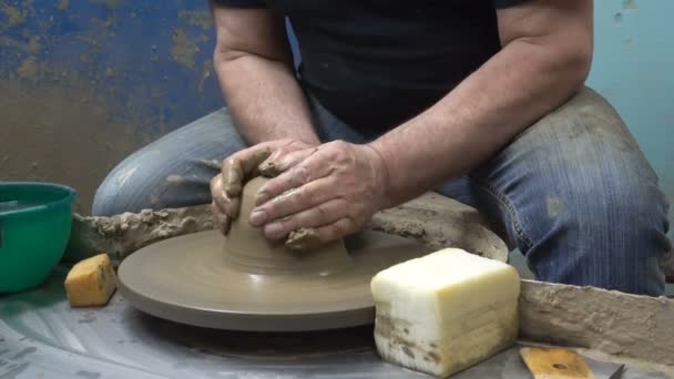 Close Potter Hand Sculpts Pot Pitcher Clay Potter Wheel — Stock Video