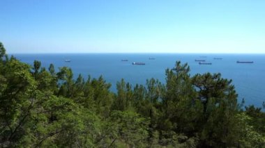 Petrol tankeri denizde yelken
