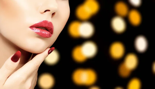 Beautiful woman face against an abstract background — Stock Photo, Image