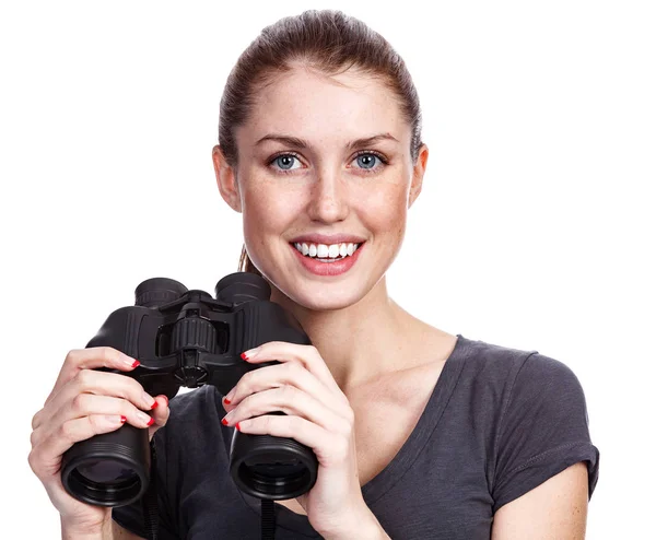 Giovane donna felice con binocolo — Foto Stock