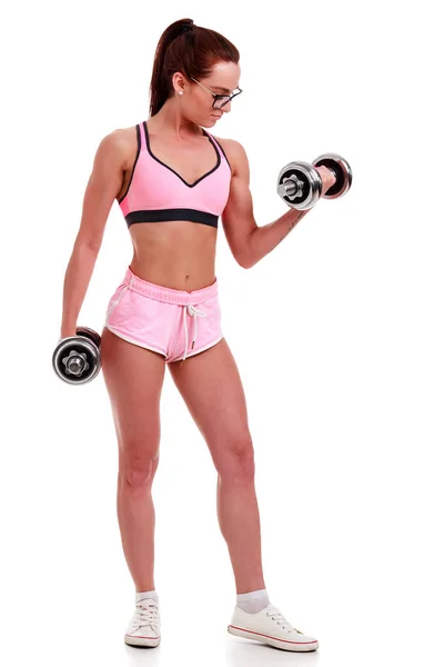 Zeki Kız bardaklarda açık beyaz arka plan üzerinde izole dumbbells ile — Stok fotoğraf