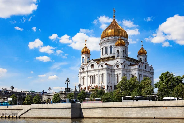从莫斯科河查看，救世主基督大教堂, — 图库照片