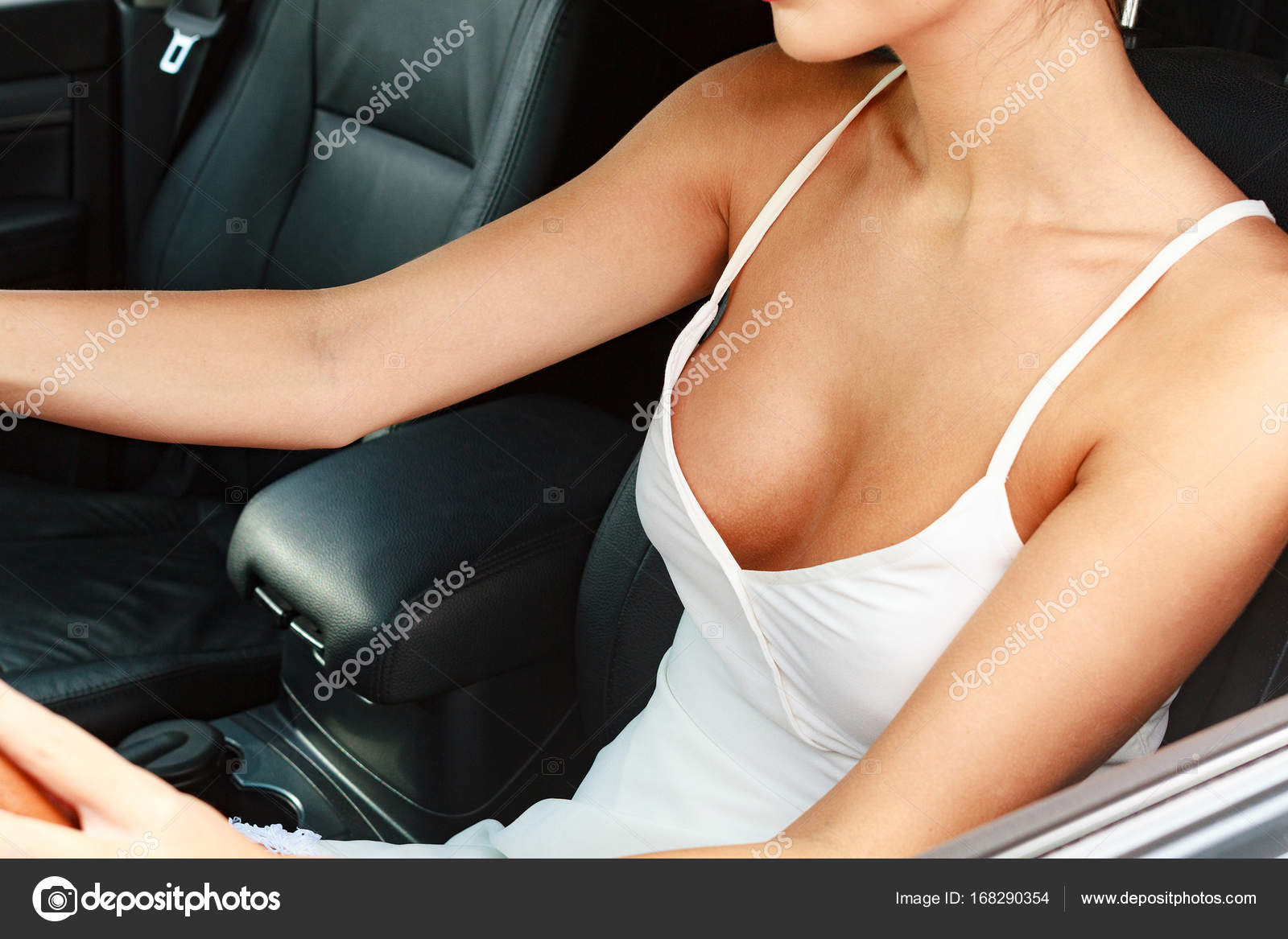 Sexy Fahrerin im Auto - Stockfotografie: lizenzfreie Fotos
