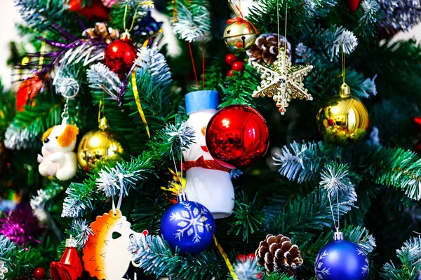 Closeup shot of christmas tree with baubles — Stock Photo, Image