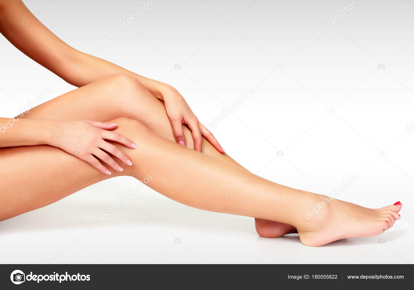 krasivie-zhenskie-nogi-foto-krupnim-planom-trahnul-prodavshitsu-v-kamke